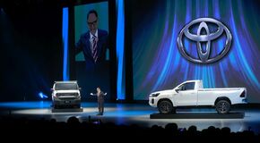 Akkumulátoros elektromos Hilux tanulmány leleplezésével ünnepelte a Toyota thaiföldi jelenlétének 60. évfordulóját